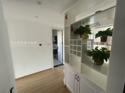 知己花苑80方三房一衛(wèi)出租房簡(jiǎn)裝